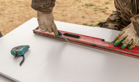 Thermal insulation of walls in the house foam .