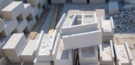 Construction of the walls of the house from foam concrete bricks. Technology