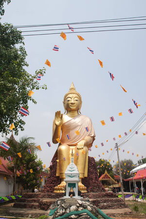 golden Buddha statues in temple, Chainat- Thailand の写真素材
