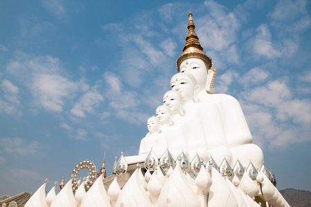 Buddha statue with blue sky backgroundの写真素材