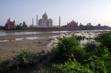 agra uttar pradesh india on 21st september 2018: taj mahal view from mehetab bagh agra uttar pradesh.のeditorial素材
