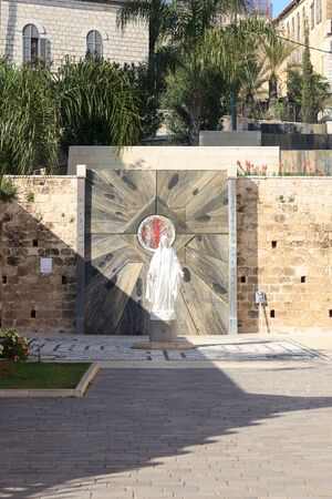 Statue of the Virgin Mary in the Garden of the Basilica of the Annunciation in Nazareth, Israelの写真素材