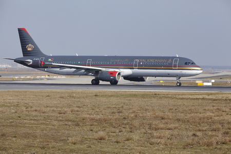 The Royal Jordanian Airlines Airbus A321-231 with identification JY-AYV takes off at Frankfurt International Airport (Germany, FRA) on March 18, 2016.のeditorial素材