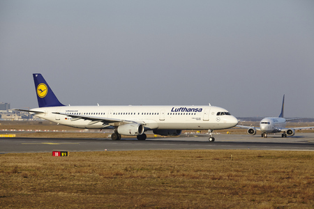 The Lufthansa Airbus A321-231 with identification D-AISF takes off at Frankfurt International Airport (Germany, FRA) on March 18, 2016.のeditorial素材