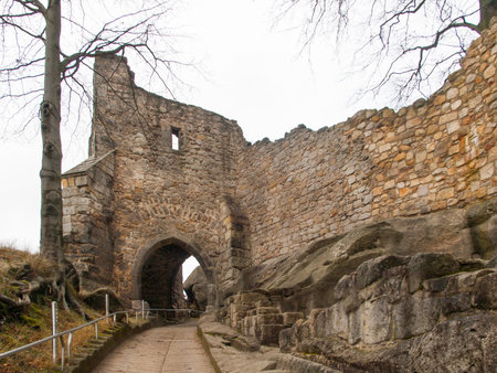 Gate to Oybin castle built in trirdteen century in Germanyのeditorial素材