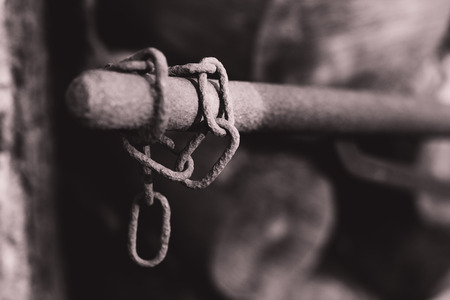 old rusty chain linkの写真素材