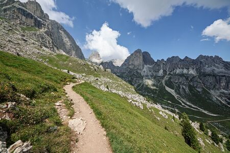 view of Gruppo del Catinaccio (Rosengarten Group) Dolomites, Hirzelwegの写真素材