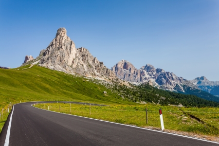 Winding asphalt road - Giau Pass, Dolomites, Italyの写真素材