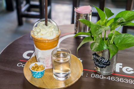 Chiang Rai, Thailand - thai milk tea frappeのeditorial素材