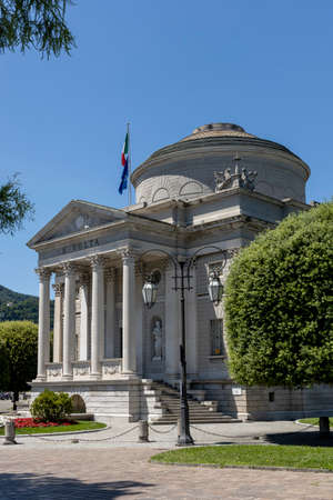 The memorial monument dedicated to Alessandro Volta. - Como (IT)の写真素材