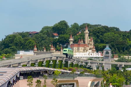 Singapore - Sentosa Island - July 29, 2011 - Singapore's Sentosa Skytrainのeditorial素材