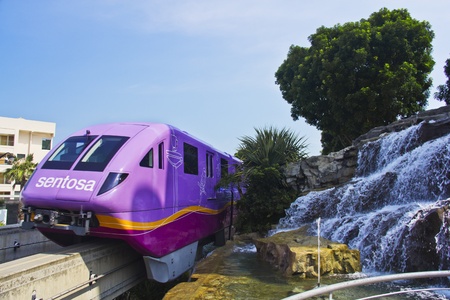 Singapore - Sentosa Island - July 29, 2011 - Singapore's Sentosa Skytrainのeditorial素材