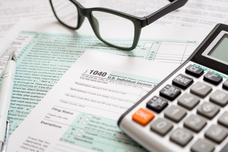 tax return form income calculator irs individualの写真素材