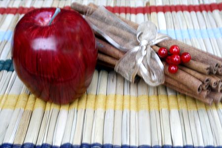 Apple and cinnamon stickの写真素材