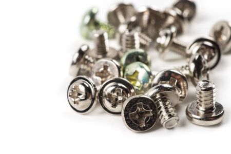 There are many metal self-tapping screws made of steel, self-tapping screw for metal, self-tapping...