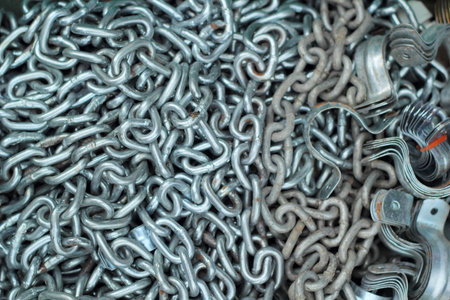 Tow old chain for car