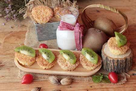 Kiwi cake with fresh milk is deliciousの写真素材