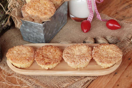 Kiwi cake with fresh milk is deliciousの写真素材