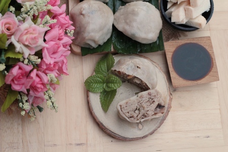 Steamed dumpling stuffed with taro is deliciousの写真素材