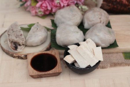 Steamed dumpling stuffed with taro is delicious