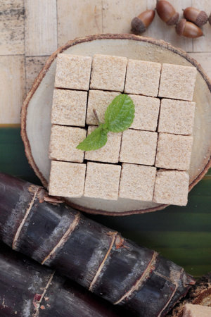 Brown sugar cubes is organic and cane