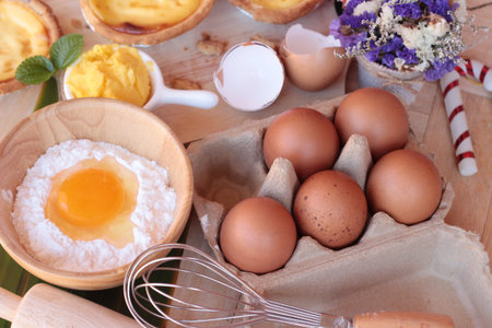 Making egg tart is delicious and egg