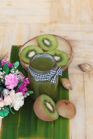 Kiwi juice and fresh kiwi slice is deliciousの写真素材