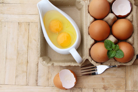 Cooking eggs and eggs in the panel