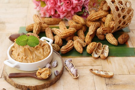 Peanut butter and peanutの写真素材