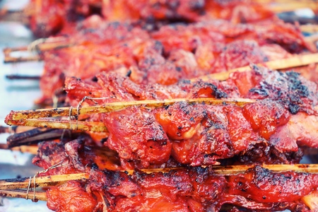 Grilled chicken is delicious in the marketの写真素材