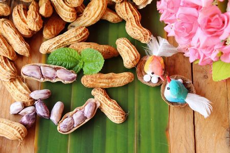 Boiled peanuts is delicious on wood backgroundの写真素材
