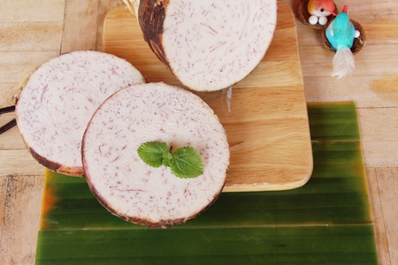 fresh taro root and slice cube taroの写真素材