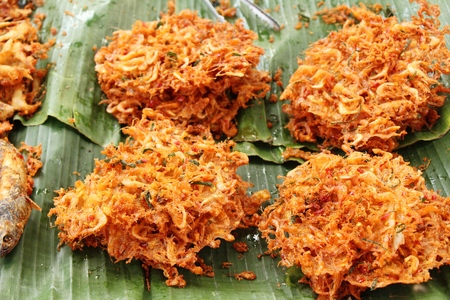 Fried shrimp cake delicious in the market