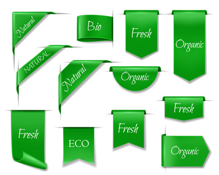 Green eco banners, isolated 3d vector icons or labels for natural products. Organic fresh food design elements. Realistic ribbons, corners, silk promotional event shopping flags, tags business badgesのイラスト素材