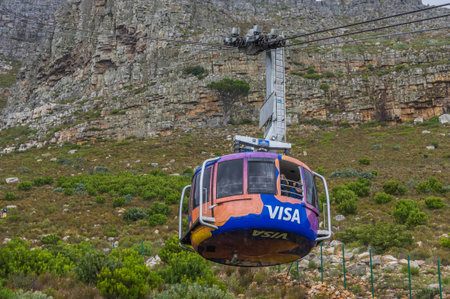 Cape Town South Africa March 20 2016  The cable car traverse's  to the top of the famous Table Mountainのeditorial素材