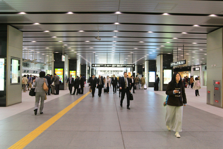 Peoples walking in shin osaka stationのeditorial素材