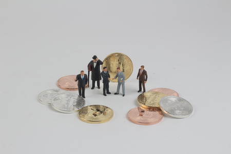 the business man figure present of bitcoin の写真素材