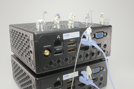 te mini people figures help moving LAN,