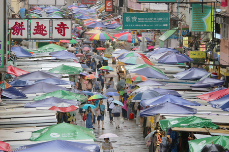 the Mong Kok street market, hong kongのeditorial素材