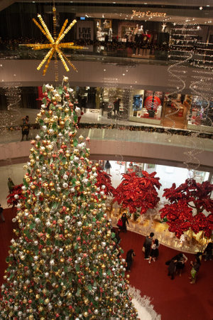Christmas decorations in the mall, hong kong 21 Dec 2007のeditorial素材