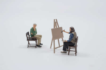 the fun of mini of figure Artist drawing