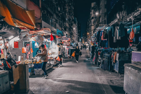 Dec 25 2023 Vibrant Mong Kok Wet Market, Hong Kongのeditorial素材