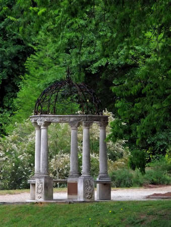 a scenic view of beautiful botanical gardensの写真素材