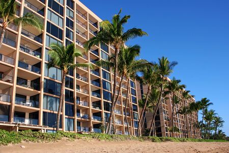 Beautiful Tropical Beach Resort Shoreline Maui Island Hawaiiのeditorial素材