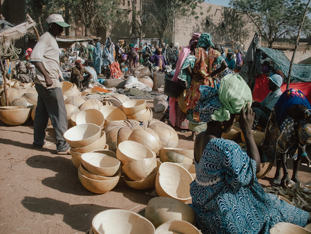 Timbuktu, Mali, Africa - February 3, 2008: People selling and buying at town marketのeditorial素材