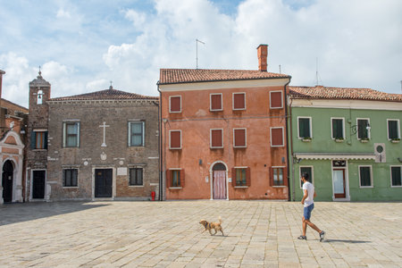 discovery of the city of Venice, Burano and its small canals and romantic alleys, Italyのeditorial素材