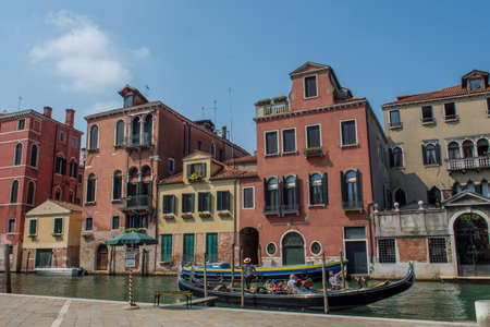 discovery of the city of Venice and its small canals and romantic alleys, Italyのeditorial素材