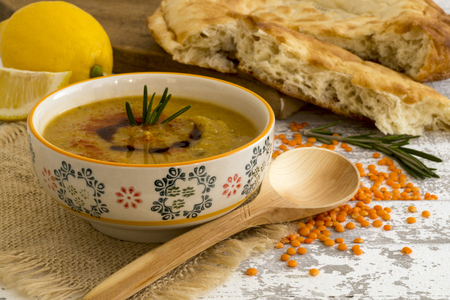 The red lentil soup with Arabic bread.
の写真素材