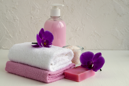 Liquid soap and two towels on a white background.
の写真素材