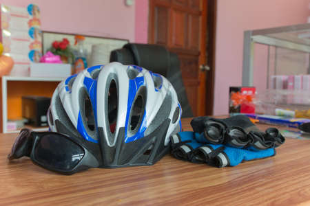 Set cycling gloves, hat and sun glasses .の写真素材